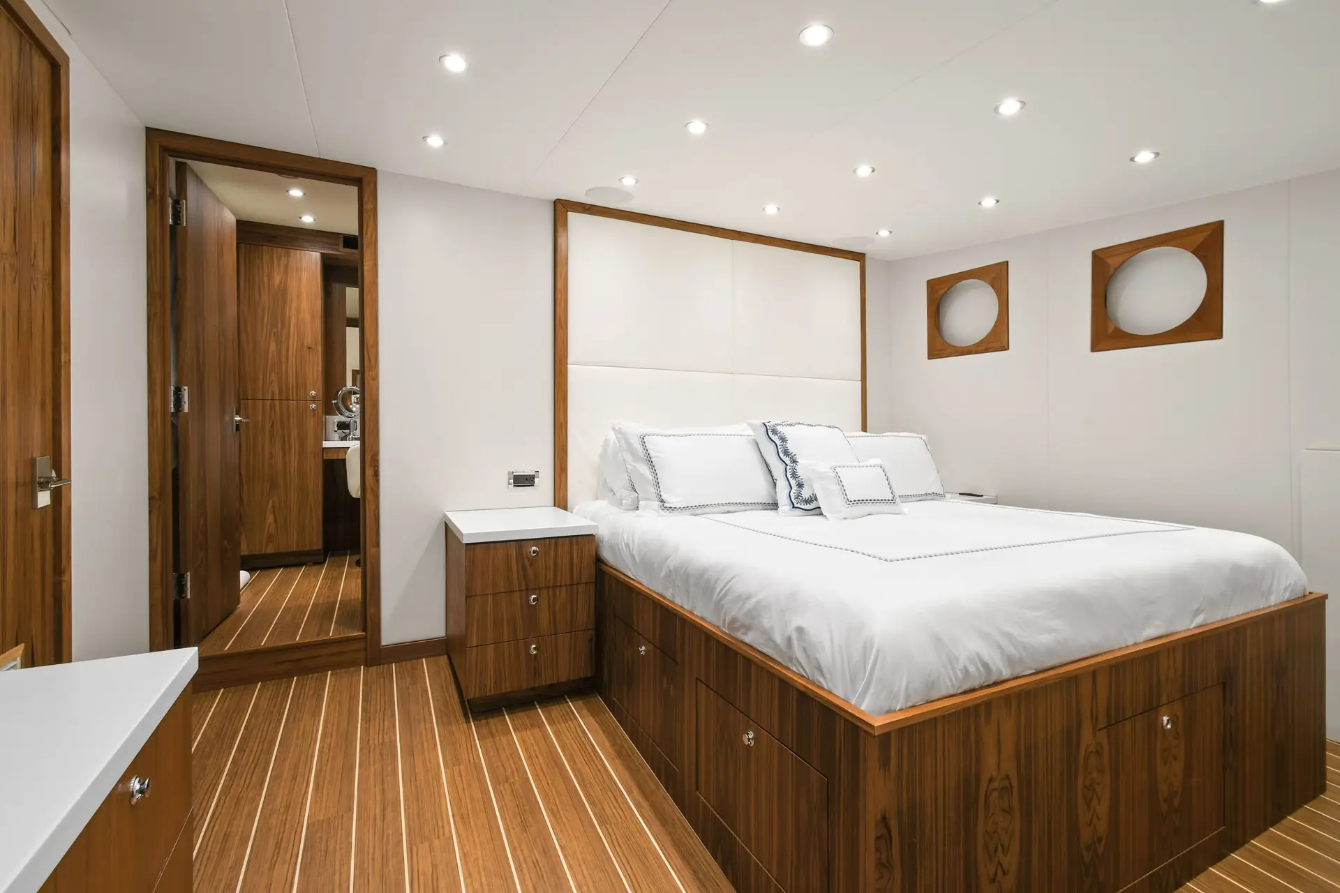 Queen Stateroom with an en suite located on the lower deck